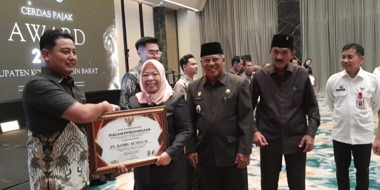 Bupati Beri Penghargaan, Cerdas Pajak Award 2025 