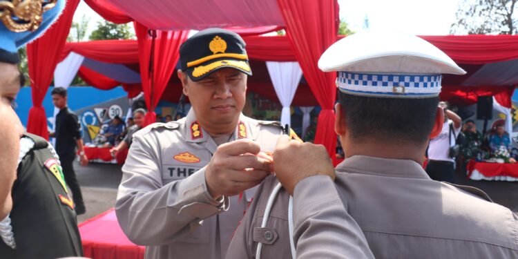 Siap Amankan Nataru, Polres Kobar Gelar Pasukan