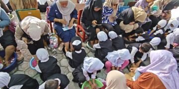 Basuh Kaki Ibu, RA Melati Sampit Tanamkan Nilai Bakti Sejak Usia Dini
