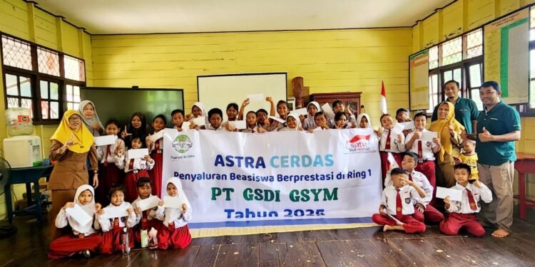 Astra Agro Salurkan Beasiswa Astra Cerdas kepada 202 Siswa di Desa Binaan